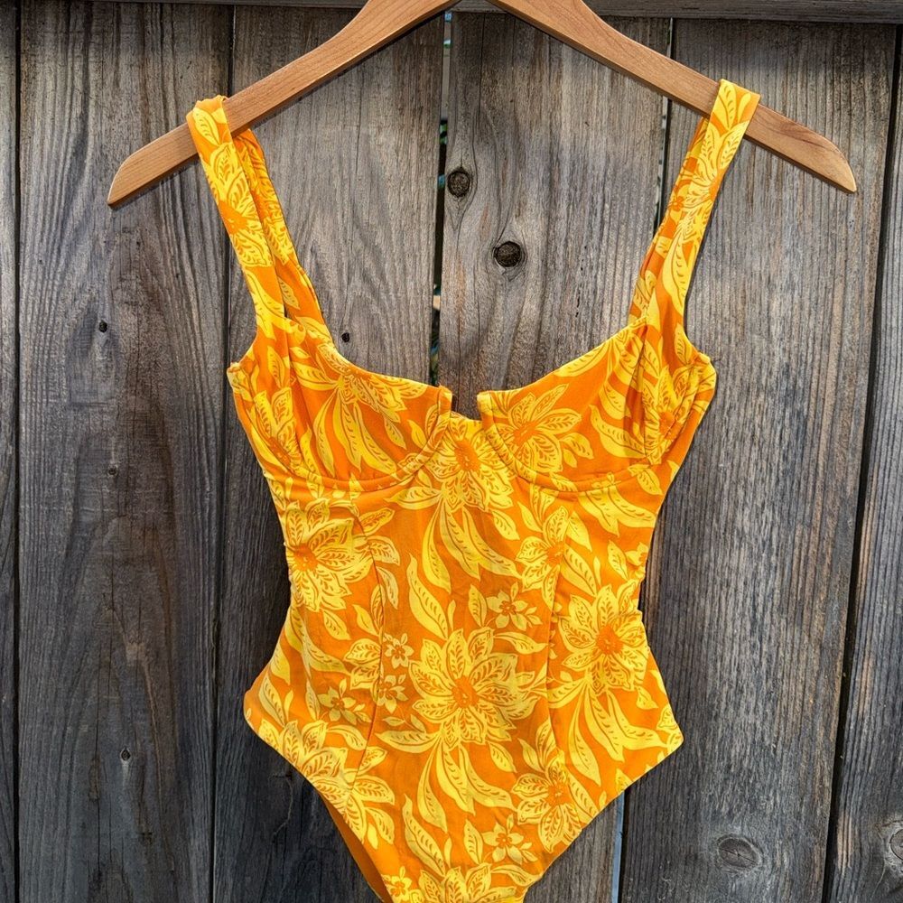 L*Space Printed Kendal One Piece Womens Size XS - Picture 7 of 7